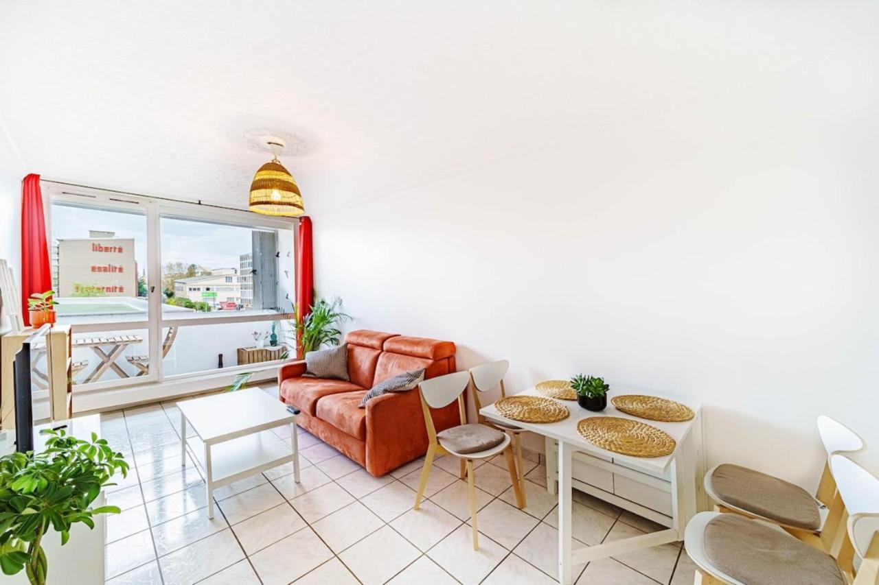 Atypical Apartment With Balcony & Interior Stairs Вийёрбан Экстерьер фото
