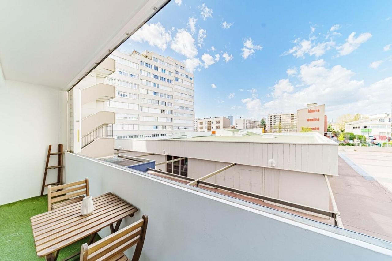 Atypical Apartment With Balcony & Interior Stairs Вийёрбан Экстерьер фото